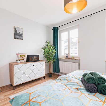 Smart Home - Wuppertal - Perfect For 6 Guests - Central - Netflix - Schwebebahn - Free Parking Zone Buitenkant foto