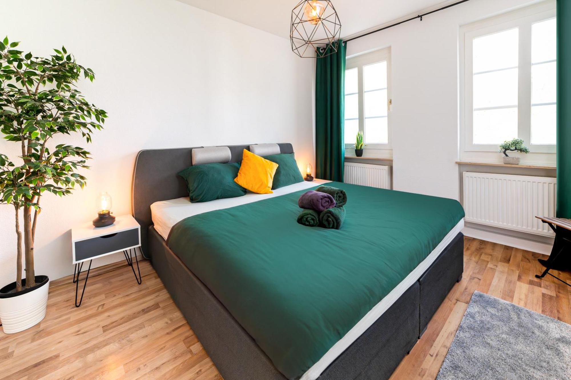 Smart Home - Wuppertal - Perfect For 6 Guests - Central - Netflix - Schwebebahn - Free Parking Zone Buitenkant foto