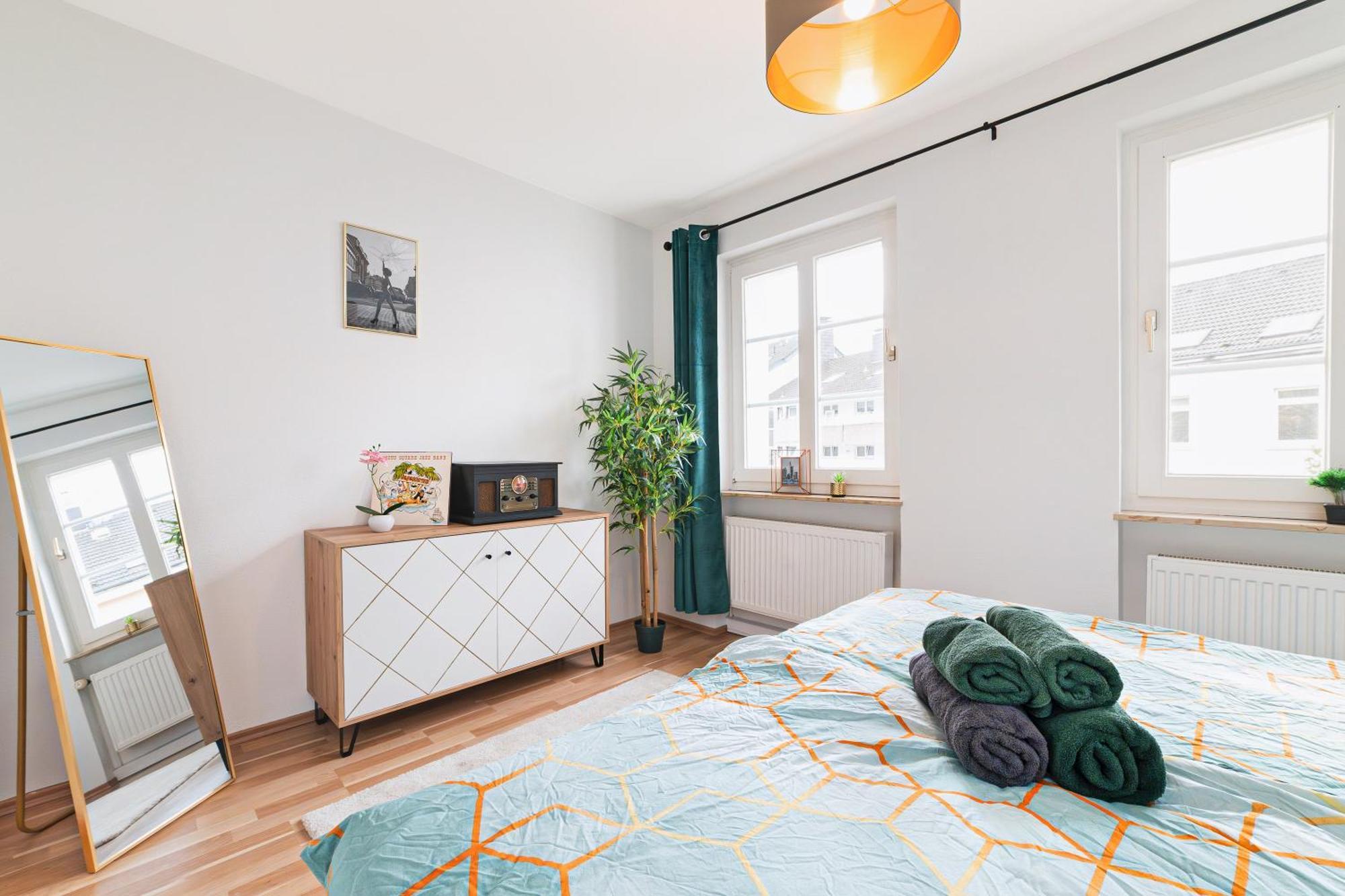 Smart Home - Wuppertal - Perfect For 6 Guests - Central - Netflix - Schwebebahn - Free Parking Zone Buitenkant foto