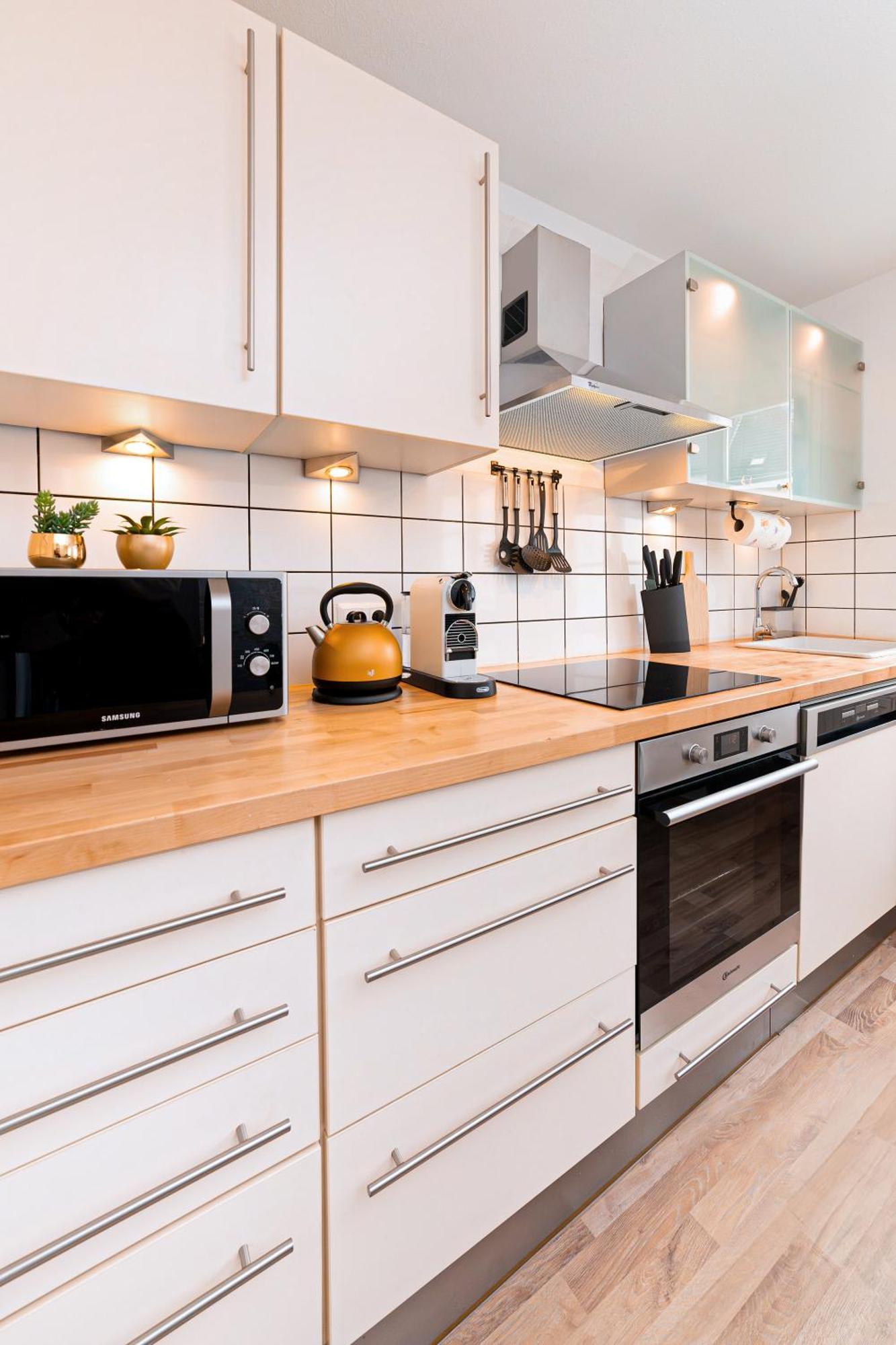 Smart Home - Wuppertal - Perfect For 6 Guests - Central - Netflix - Schwebebahn - Free Parking Zone Buitenkant foto