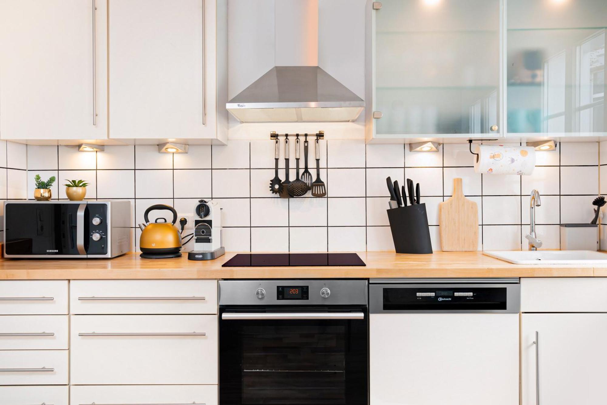 Smart Home - Wuppertal - Perfect For 6 Guests - Central - Netflix - Schwebebahn - Free Parking Zone Buitenkant foto